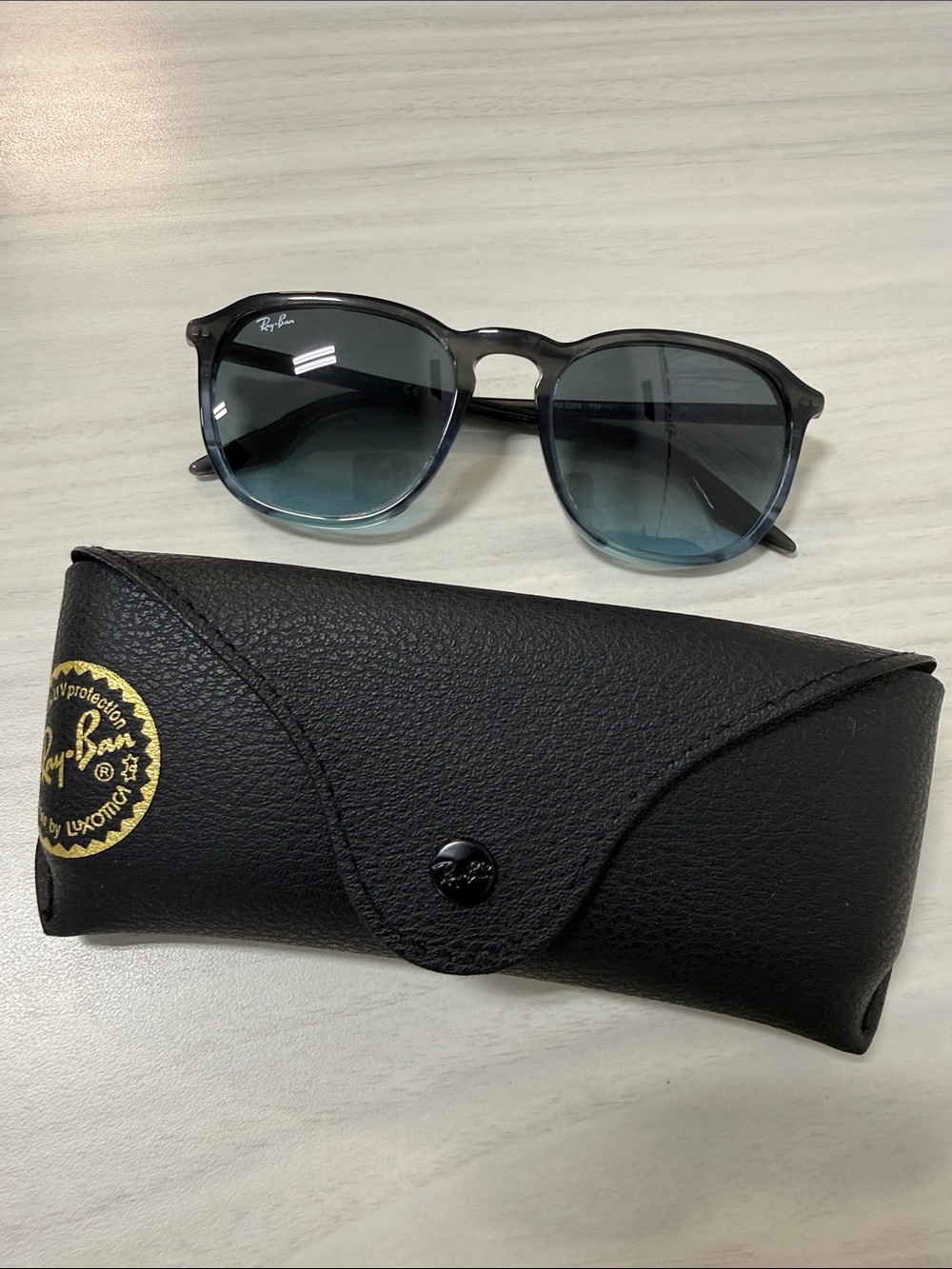 Ray-Ban rb2203 Black-to-Blue Gradient Round Sunglasses